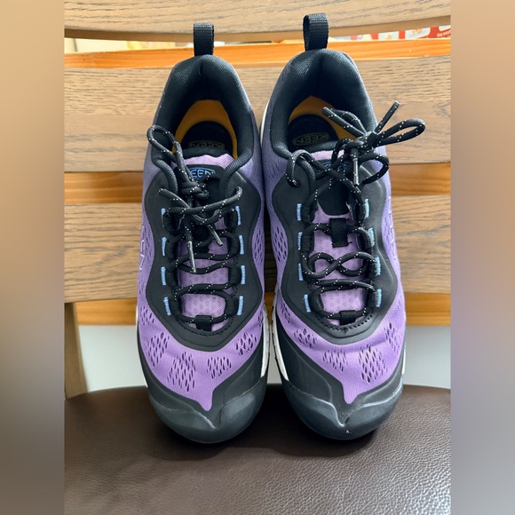 Keen Women's NXIS Speed hiking shoes in a purple colorway size 8.5 - Picture 2 of 11
